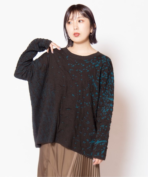 OSMOSIS(オズモーシス)の「ジャガードニットプルオーバー(ニット/セーター・レディース・ブラック/ライトパープル/ダークブラウン・ONE SIZE)」の1枚目の写真
