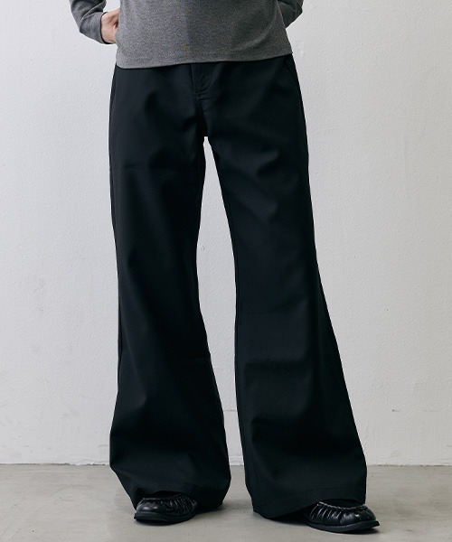 Shoowtime(ショウタイム)の「Drape Detail Loose Flare Pants / ドレープディテール ルーズフレアパンツ(スラックス・メンズ・ブラック・X-LARGE/MEDIUM/SMALL/LARGE)」の2枚目の写真