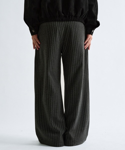 sedacle（セダクル）の「Two Tuck Stripe Wide Slacks  / ツータックストライプワイドスラックス（スラックス・メンズ・ブラウン系その他/グレー・SMALL/MEDIUM/LARGE）」の3枚目の写真