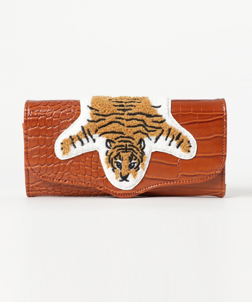 CRUCE anap（クルーセアナップ）の「毛皮のじゅうたんワッペンウォレット（財布・レディース・ブラック/ブラウン/グレー・FREE）」の3枚目の写真