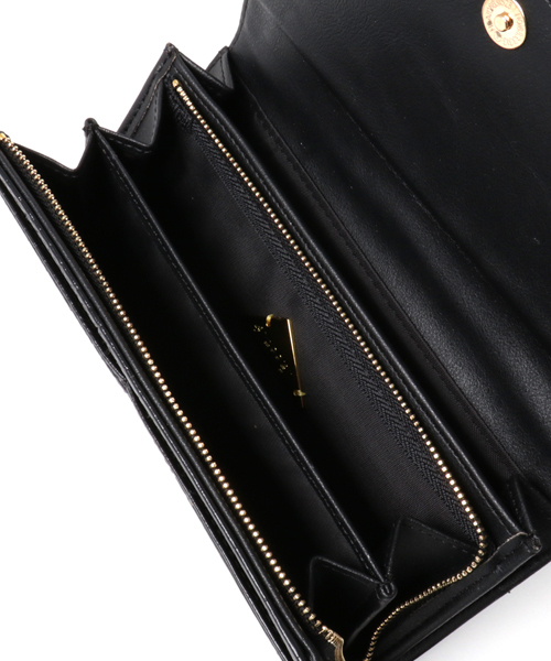 CRUCE anap（クルーセアナップ）の「毛皮のじゅうたんワッペンウォレット（財布・レディース・ブラック/ブラウン/グレー・FREE）」の4枚目の写真