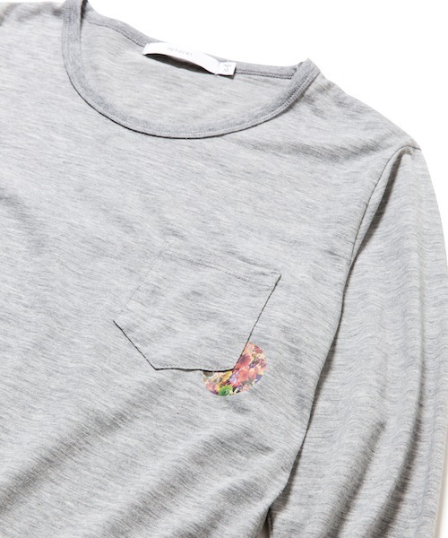 rehacer(レアセル)の「Flower Coin Pocket L/S T Made in Japan(Tシャツ/カットソー・メンズ・グレー/ネイビー/ブラック/ホワイト・MEDIUM/LARGE/SMALL)」の4枚目の写真