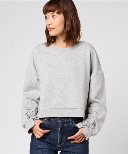 earth music&ecology（アースミュージックアンドエコロジー）の「ドロストスリーブ裏毛プルオーバー（スウェット・レディース・アイボリー/ライトグレー/ネイビー/ピンクベージュ・FREE）」の2枚目の写真