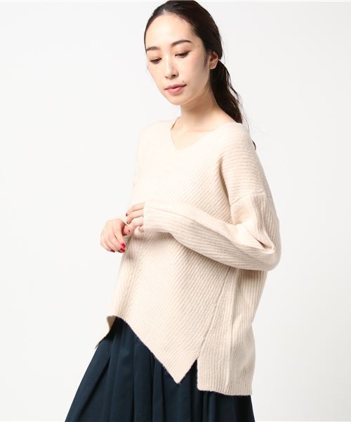 RIVE DROITE（リヴドロワ）の「バイアス片畦Vネックニット（ニット/セーター・レディース・チャコールグレー/ライトグレー/ピンクベージュ・FREE）」の14枚目の写真