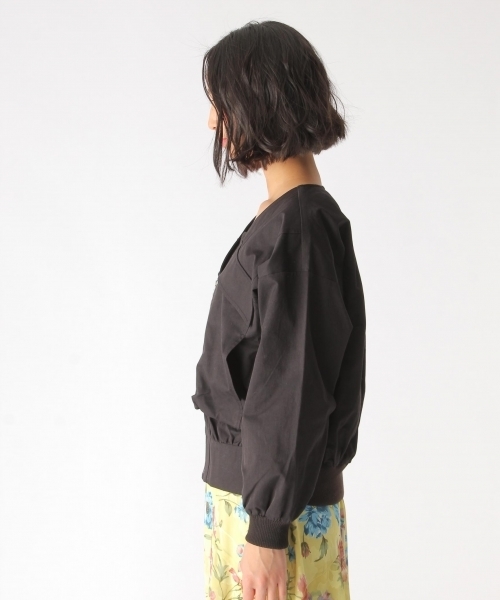 mysty woman（ミスティウーマン）の「BIGポケット付きＶネックブルゾン（ブルゾン・レディース・ブラック/カーキ/グレー・FREE）」の11枚目の写真