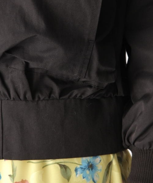 mysty woman（ミスティウーマン）の「BIGポケット付きＶネックブルゾン（ブルゾン・レディース・ブラック/カーキ/グレー・FREE）」の7枚目の写真