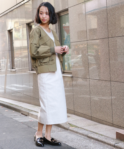 mysty woman（ミスティウーマン）の「BIGポケット付きＶネックブルゾン（ブルゾン・レディース・ブラック/カーキ/グレー・FREE）」の4枚目の写真