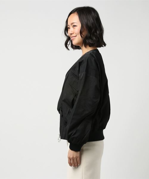 mysty woman（ミスティウーマン）の「BIGポケット付きＶネックブルゾン（ブルゾン・レディース・ブラック/カーキ/グレー・FREE）」の18枚目の写真