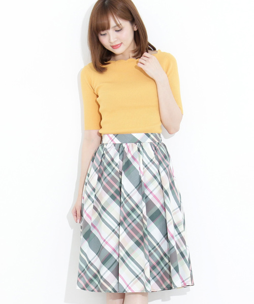 PROPORTION BODY DRESSING（プロポーションボディドレッシング）の「◆スカラップリブ5分袖ニット（ニット/セーター・レディース・ブラック/ホワイト/イエロー系その他/レッド/グリーン・2/3）」の4枚目の写真