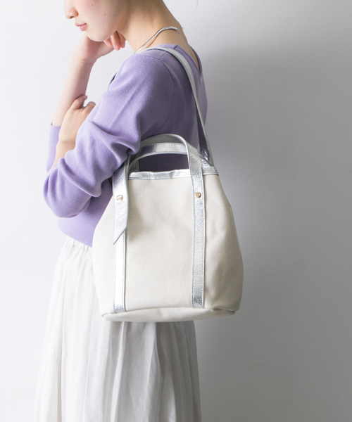 URBAN RESEARCH（アーバンリサーチ）の「2WAYキャンバスショルダーバッグ（トートバッグ・レディース・ブラック/ベージュ/シルバー・-）」の7枚目の写真