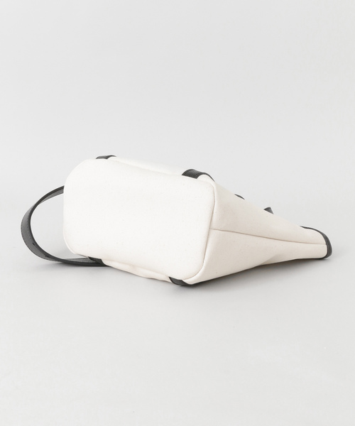 URBAN RESEARCH（アーバンリサーチ）の「2WAYキャンバスショルダーバッグ（トートバッグ・レディース・ブラック/ベージュ/シルバー・-）」の9枚目の写真