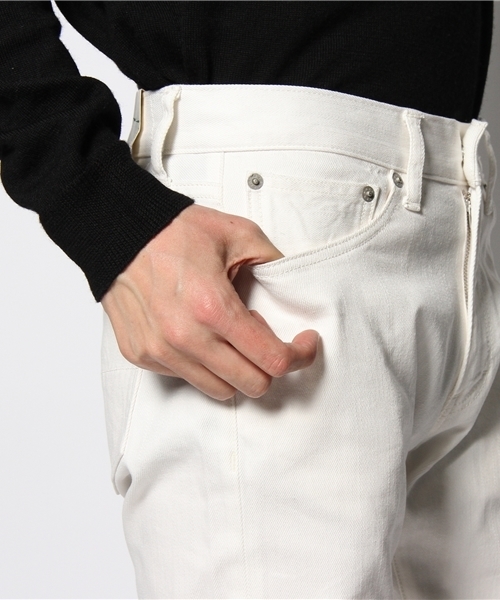 green label relaxing（グリーンレーベルリラクシング）の「スリム 825 ホワイトデニム 5POCパンツ（デニムパンツ・メンズ・ホワイト・29inch/30inch/31inch/32inch/33inch/34inch）」の6枚目の写真