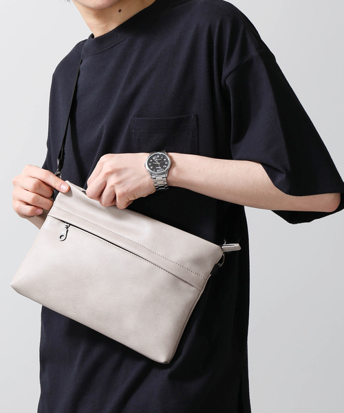 WEGO(ウィゴー)の「WEGO/フェイクレザーサコッシュ(ショルダーバッグ・メンズ・ブラック/グレー・FREE)」の1枚目の写真