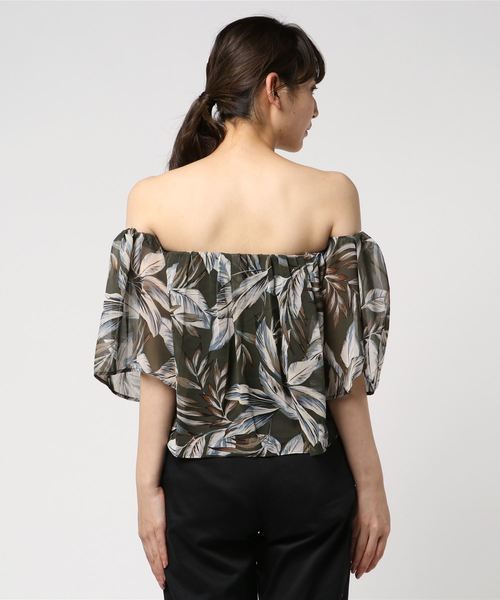 EGOIST(エゴイスト)の「シアーフレアオフショル TOP(Tシャツ/カットソー・レディース・ブラック/ネイビー/カーキ・FREE)」の5枚目の写真