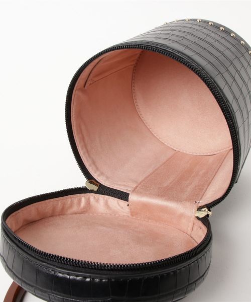 Cheek（チーク）の「スタッズポーチポシェット（ショルダーバッグ・レディース・ブラック/ブラウン・MEDIUM）」の3枚目の写真