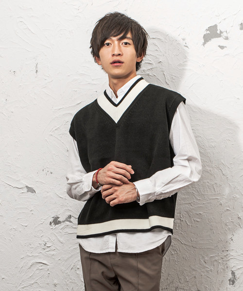MinoriTY(マイノリティ)の「プレッピーラインチルデンニットベスト(ニット/セーター・メンズ・ホワイト/ブラック/ブラウン/グレー・M/L)」の3枚目の写真