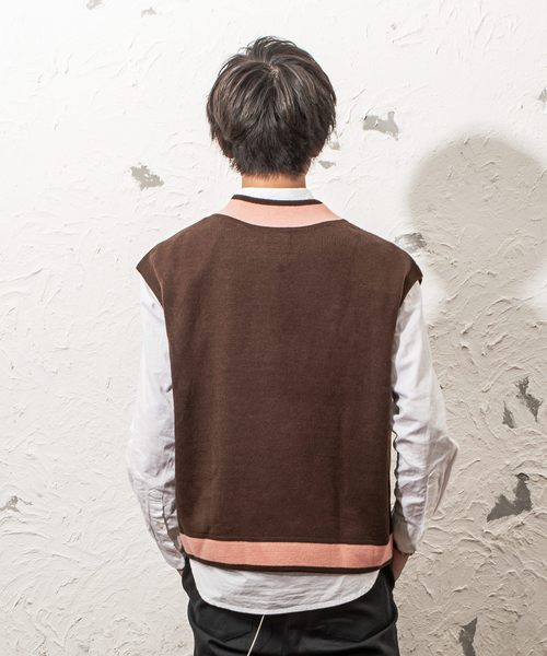 MinoriTY(マイノリティ)の「プレッピーラインチルデンニットベスト(ニット/セーター・メンズ・ホワイト/ブラック/ブラウン/グレー・M/L)」の10枚目の写真