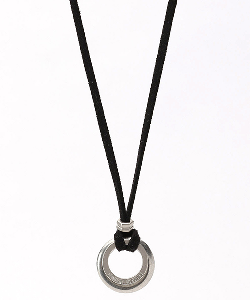 COMME　CA COMMUNE（コムサコミューン）の「フェイクスェード ダブルリング ロングネックレス（ネックレス・メンズ・ブラック/ベージュ・FREE）」の2枚目の写真