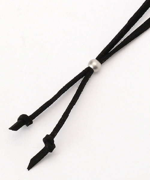 COMME　CA COMMUNE（コムサコミューン）の「フェイクスェード ダブルリング ロングネックレス（ネックレス・メンズ・ブラック/ベージュ・FREE）」の3枚目の写真