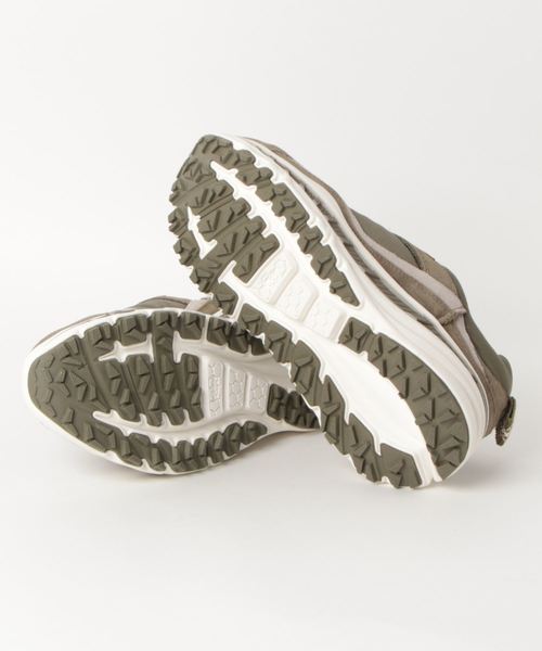 UGG（アグ）の「UGG 805 X MLT (MILITARY GREEN)（スニーカー）」 WEAR