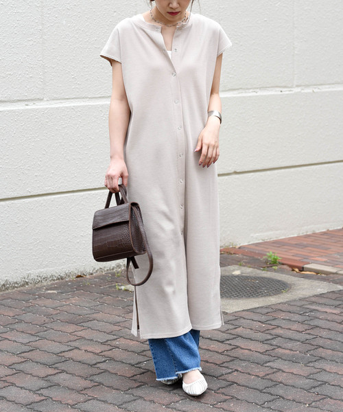 LHELBIE（レルビエ）の「バックボタンワッフルサーマルスリット2wayロングワンピース（ワンピース・レディース・ブラック/ベージュ/サックスブルー/アイボリー・M）」の3枚目の写真