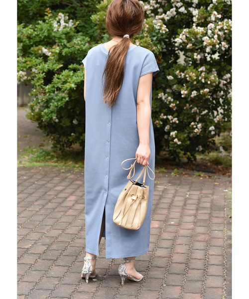 LHELBIE（レルビエ）の「バックボタンワッフルサーマルスリット2wayロングワンピース（ワンピース・レディース・ブラック/ベージュ/サックスブルー/アイボリー・M）」の8枚目の写真