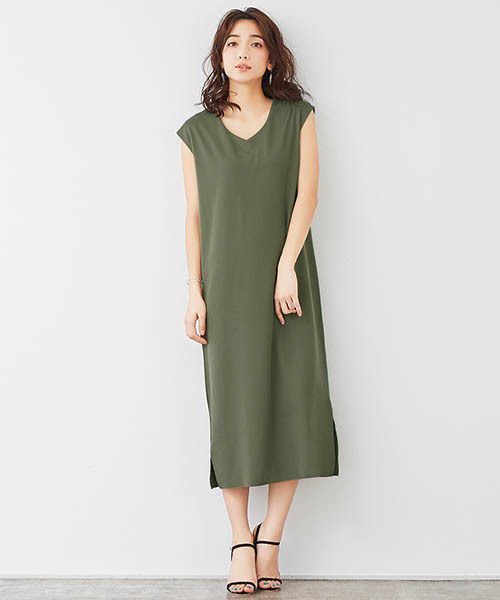 Pierrot（ピエロ）の「フレンチスリーブリブカットソーロングワンピース（ワンピース・レディース・ベージュ系その他/ネイビー/ブラック/カーキ・M/L）」の4枚目の写真