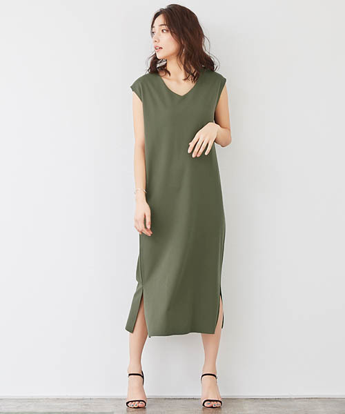 Pierrot（ピエロ）の「フレンチスリーブリブカットソーロングワンピース（ワンピース・レディース・ベージュ系その他/ネイビー/ブラック/カーキ・M/L）」の5枚目の写真