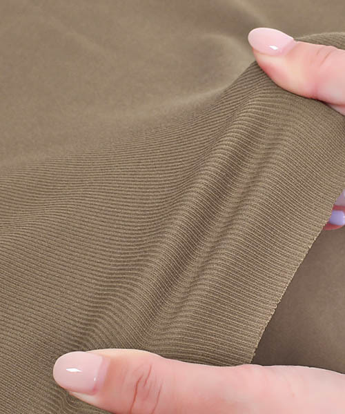 Pierrot（ピエロ）の「フレンチスリーブリブカットソーロングワンピース（ワンピース・レディース・ベージュ系その他/ネイビー/ブラック/カーキ・M/L）」の6枚目の写真