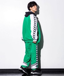 HUMMEL HIVE（ヒュンメルハイブ）の「hummel(ヒュンメル)シェブロン