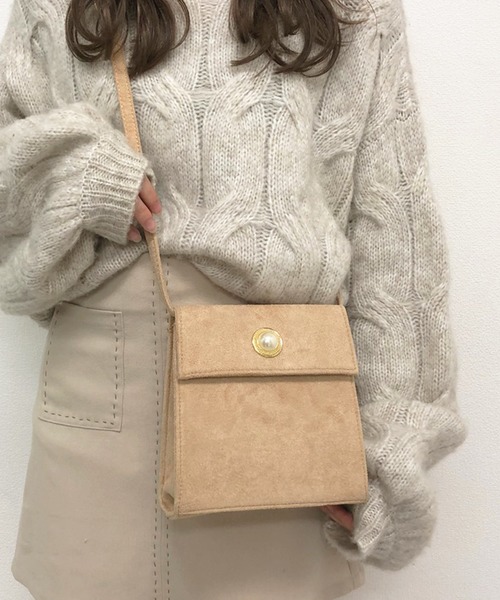 apres jour(アプレジュール)の「【apres jour×ARIAZ】パール付きスエードバッグ(ショルダーバッグ・レディース・ブラック/ベージュ・FREE)」の9枚目の写真