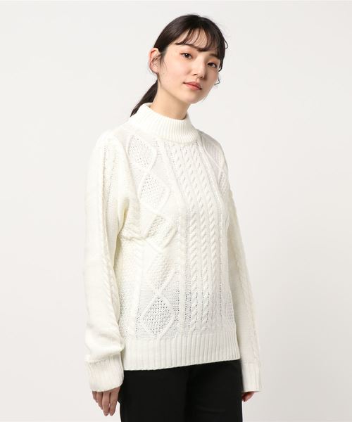 B.I.D.（ビーアイディー）の「ケーブルモックネックニット（ニット/セーター・レディース・アイボリー/マスタード/オフホワイト/ブルー/カーキ/ベージュ/ワイン/ダークグリーン/モカ/キャメル/オリーブ/ブラック/グレー/ネイビー/ブラウン・M/L/LL）」の2枚目の写真