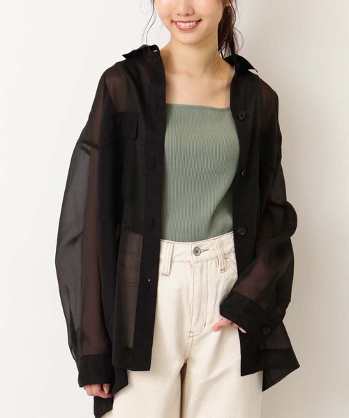 黒のシアーシャツで 秋っぽさ と 涼しさ を両立 まだまだ使えるシアーシャツの着こなし7選 Zozotown