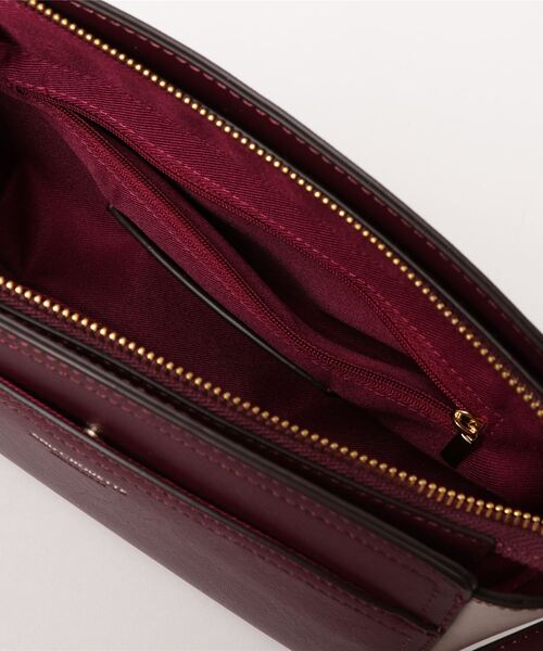 & chouette（アンドシュエット）の「ラウンドプレーンショルダーバッグ《シンプル・バイカラー》（ショルダーバッグ・レディース・ブラック/ボルドー/グレイッシュベージュ・FREE）」の6枚目の写真