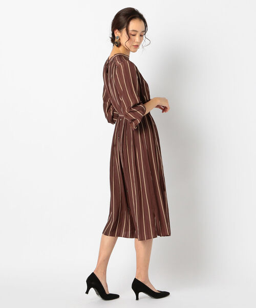 NOLLEY’S Sophi（ノーリーズソフィ）の「前後2wayストライプワンピース（シャツワンピース・レディース・ブラウン系その他3/ブルー系その他3・38/36）」の4枚目の写真
