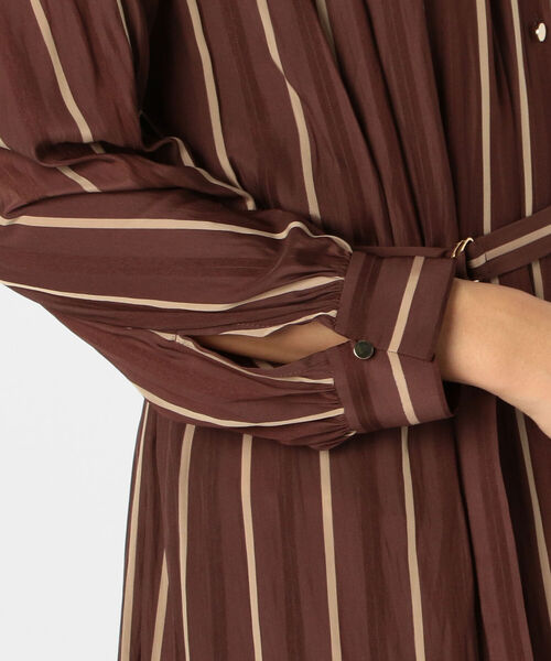 NOLLEY’S Sophi（ノーリーズソフィ）の「前後2wayストライプワンピース（シャツワンピース・レディース・ブラウン系その他3/ブルー系その他3・38/36）」の9枚目の写真