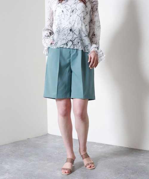 archives(アルシーヴ)の「ストレッチハーフパンツ(その他パンツ・レディース・アイボリー/ブルー/パープル/チャコールグレー・MEDIUM)」の1枚目の写真