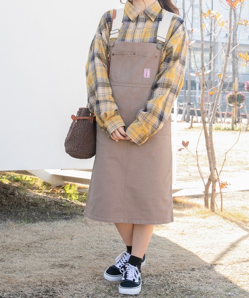 PairPair（ペアペア）の「ワッペン付きストラップ配色ジャンスカ（スカート・レディース・オフホワイト/インディゴブルー/モカ・FREE）」の18枚目の写真