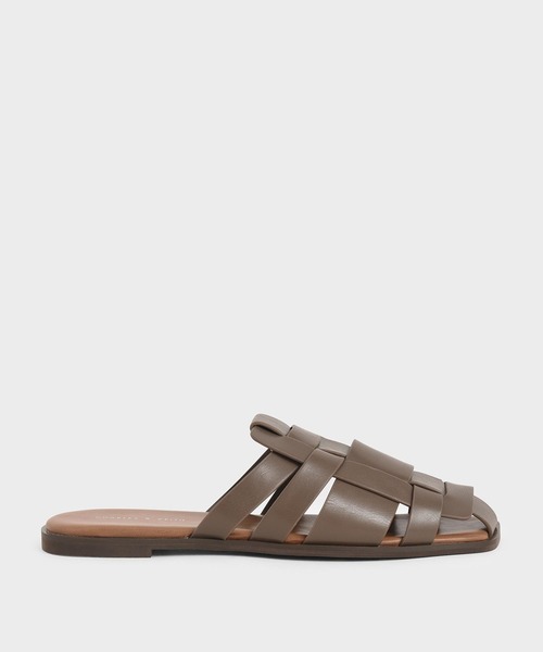 CHARLES & KEITH（チャールズ & キース）の「ウェーブディテール ミュールフラット / Weave Detail Mule Flats（サンダル・レディース・ブラック/ダークブラウン/オフホワイト/セージグリーン・22.5cm/23cm/23.5cm/24.5cm/25cm/25.5cm）」の2枚目の写真
