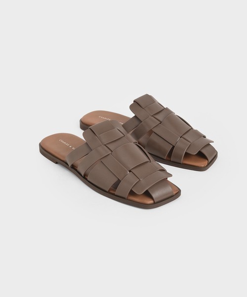 CHARLES & KEITH（チャールズ & キース）の「ウェーブディテール ミュールフラット / Weave Detail Mule Flats（サンダル・レディース・ブラック/ダークブラウン/オフホワイト/セージグリーン・22.5cm/23cm/23.5cm/24.5cm/25cm/25.5cm）」の20枚目の写真