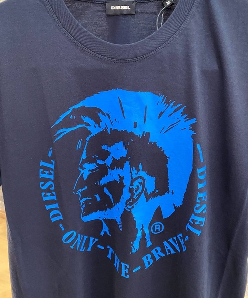 DIESEL(ディーゼル)の「ブレイブマン プリント クルーネック 半袖Tシャツ「T-HEAD PS MAGLIETTA」(Tシャツ/カットソー・メンズ・ネイビー・S/M/L/XL/XS/XXL/XXX-LARGE)」の2枚目の写真