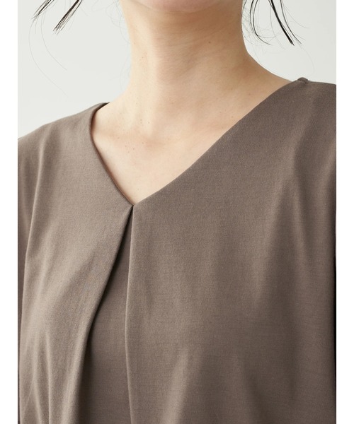 earth music&ecology(アースミュージックアンドエコロジー)の「異素材ドッキングプルオーバー(Vネック)*(Tシャツ/カットソー・レディース・オフホワイト/モカ/その他6/その他8・FREE)」の5枚目の写真