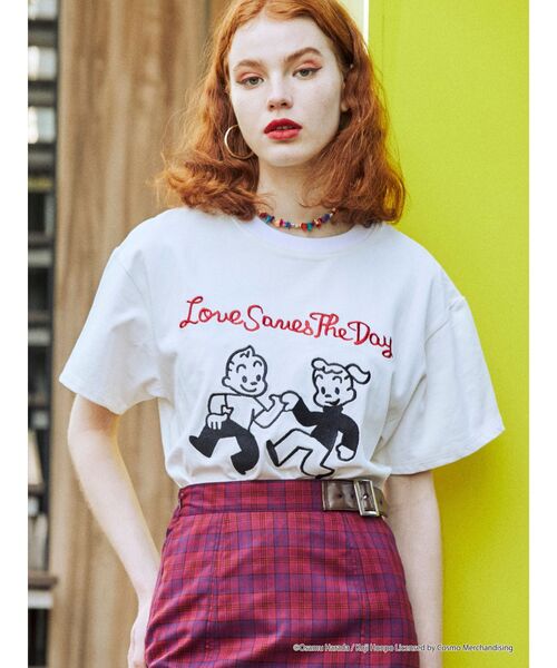 OSAMU GOODS(オサムグッズ)の「OSAMU GOODS BIG Tシャツ(Tシャツ/カットソー・レディース・オフホワイト/ブラック/レッド・MEDIUM)」の2枚目の写真