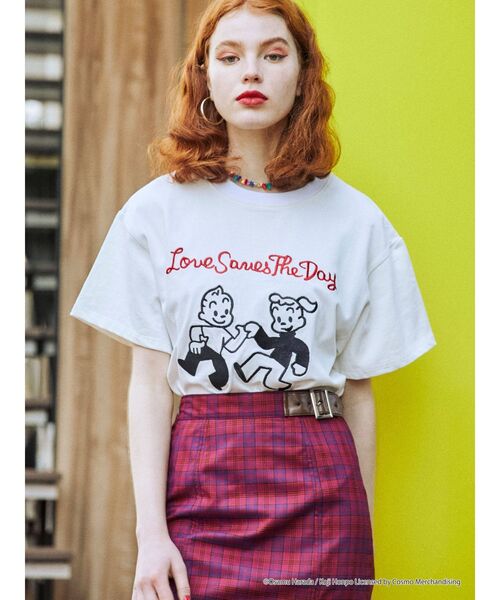 OSAMU GOODS(オサムグッズ)の「OSAMU GOODS BIG Tシャツ(Tシャツ/カットソー・レディース・オフホワイト/ブラック/レッド・MEDIUM)」の5枚目の写真