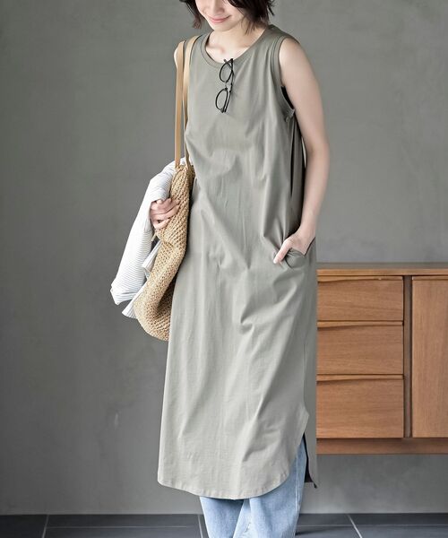 rps（アールピーエス）の「ノースリーブカットワンピース（ワンピース・レディース・ブラック/パープル/モカ/グレイッシュベージュ/ライトカーキ/ブラウン/ブルー/チャコールグレー/カーキ・M/フリー）」の6枚目の写真