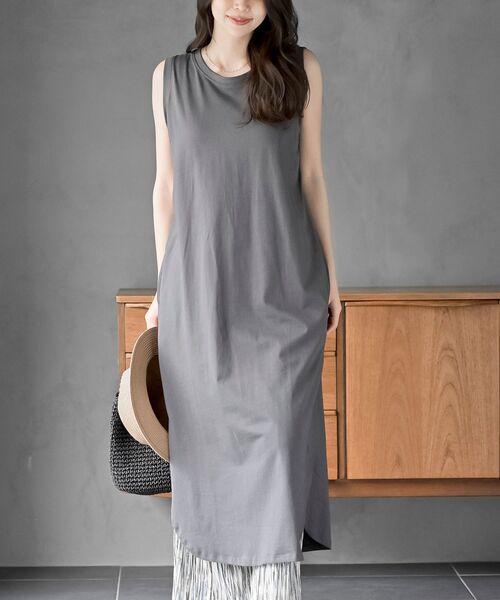 rps（アールピーエス）の「ノースリーブカットワンピース（ワンピース・レディース・ブラック/パープル/モカ/グレイッシュベージュ/ライトカーキ/ブラウン/ブルー/チャコールグレー/カーキ・M/フリー）」の2枚目の写真