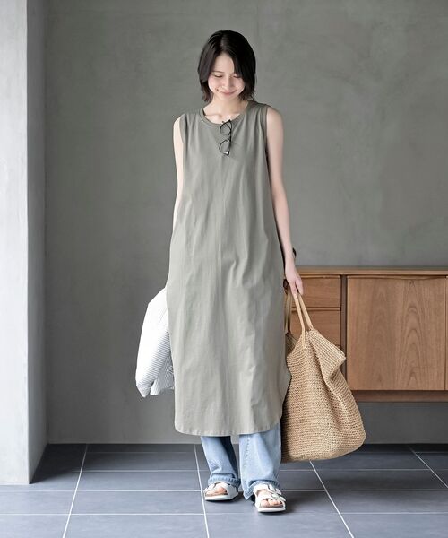 rps（アールピーエス）の「ノースリーブカットワンピース（ワンピース・レディース・ブラック/パープル/モカ/グレイッシュベージュ/ライトカーキ/ブラウン/ブルー/チャコールグレー/カーキ・M/フリー）」の18枚目の写真