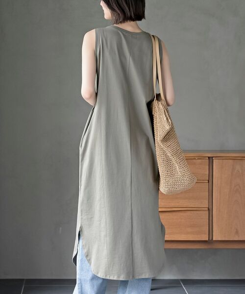 rps（アールピーエス）の「ノースリーブカットワンピース（ワンピース・レディース・ブラック/パープル/モカ/グレイッシュベージュ/ライトカーキ/ブラウン/ブルー/チャコールグレー/カーキ・M/フリー）」の20枚目の写真