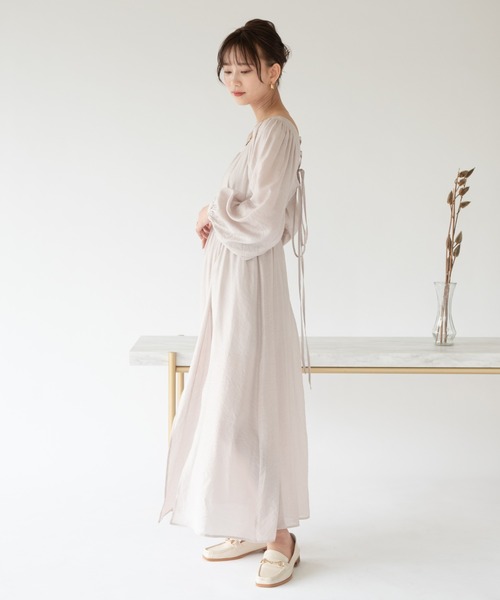 VRIA CHARME（バリアシャルム）の「スクエアネックスリットマキシワンピース（ワンピース・レディース・ブラック/ピンクベージュ/ナチュラル・FREE）」の20枚目の写真