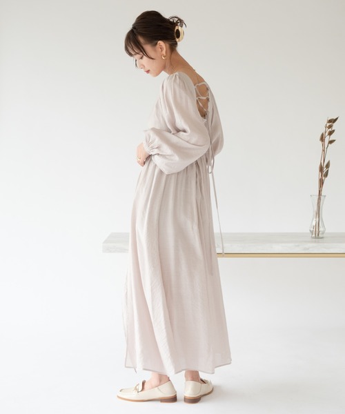VRIA CHARME（バリアシャルム）の「スクエアネックスリットマキシワンピース（ワンピース・レディース・ブラック/ピンクベージュ/ナチュラル・FREE）」の21枚目の写真